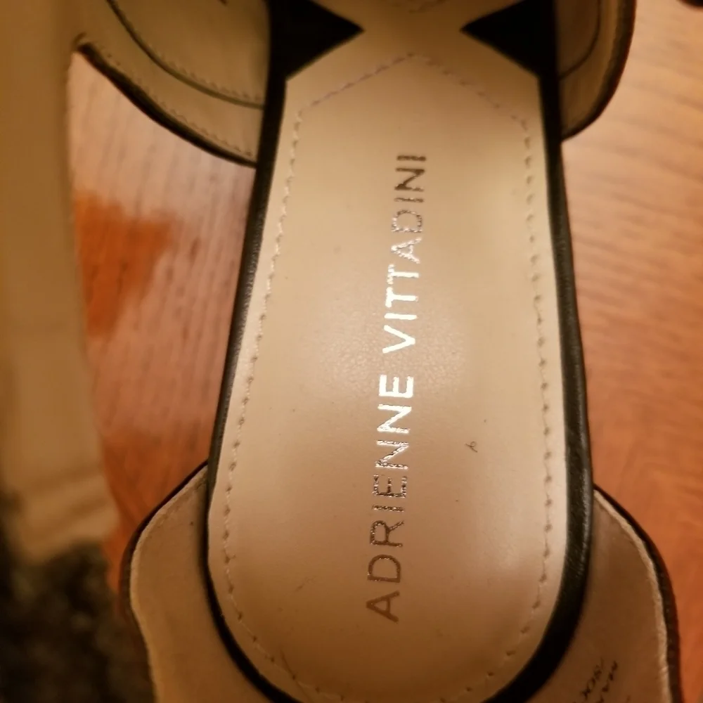 Adrianne Vittadini Wedges Heels Comfort booties